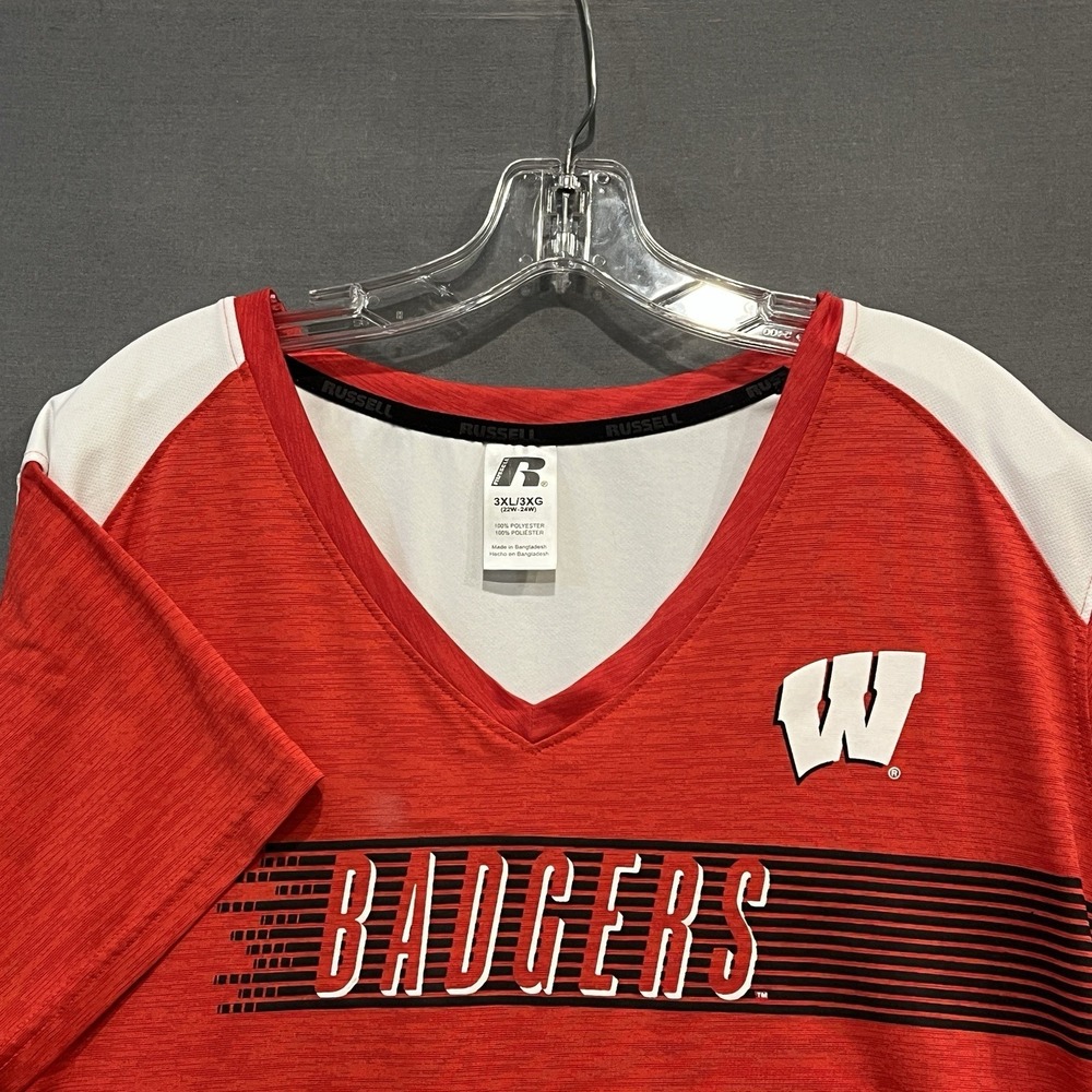 Wisconsin Badgers V-Neck Shirt Women's 3XL Red Russell Athletic Short Sleeve Tee